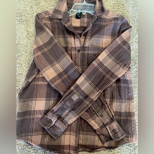 Size small mountain headwear flannel